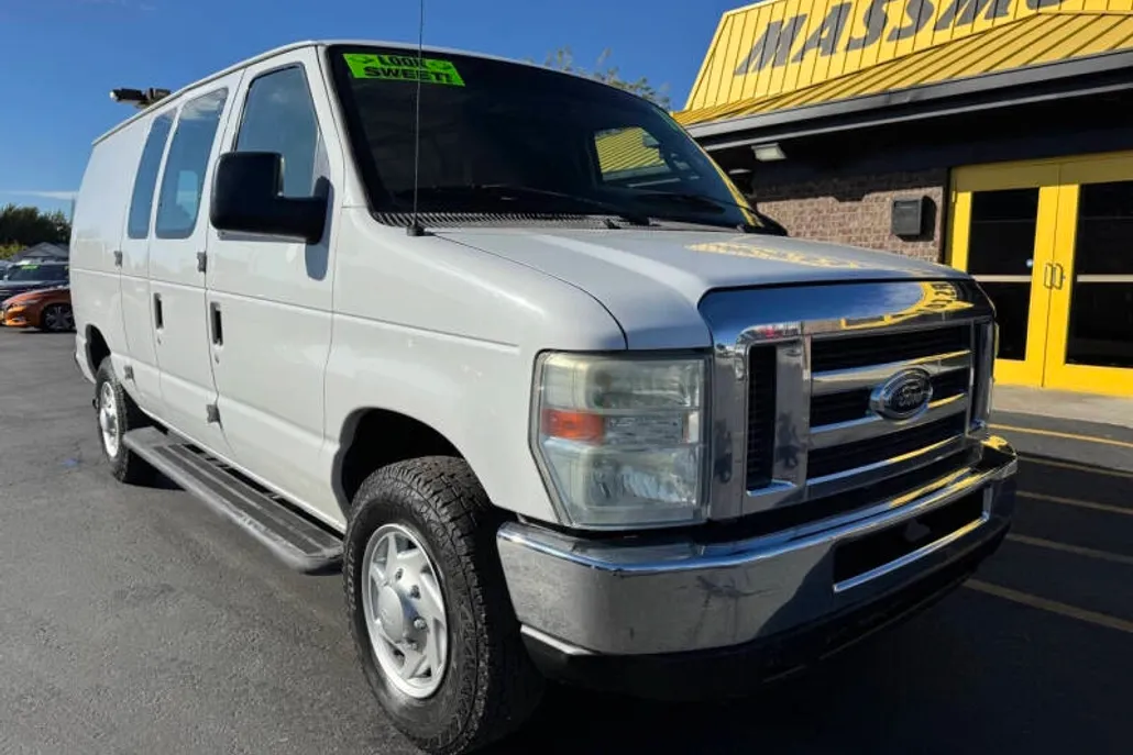 2011 Ford E-250 photo 1