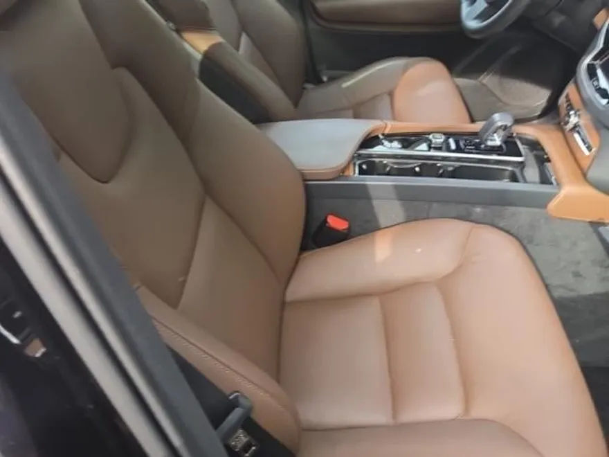 2024 Volvo XC90 AWD Plus photo 1