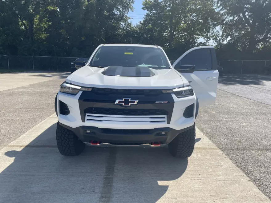 2024 Chevrolet Colorado ZR2 photo 1