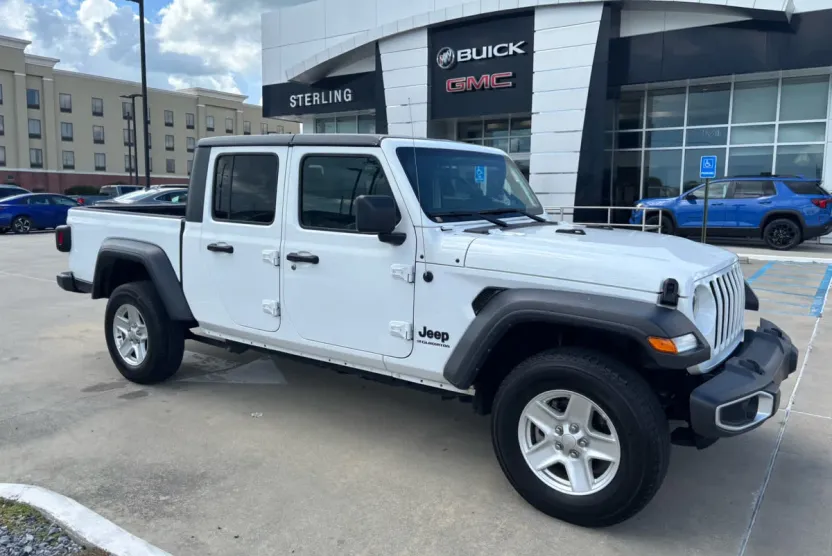 2023 Jeep Gladiator Sport S photo 1