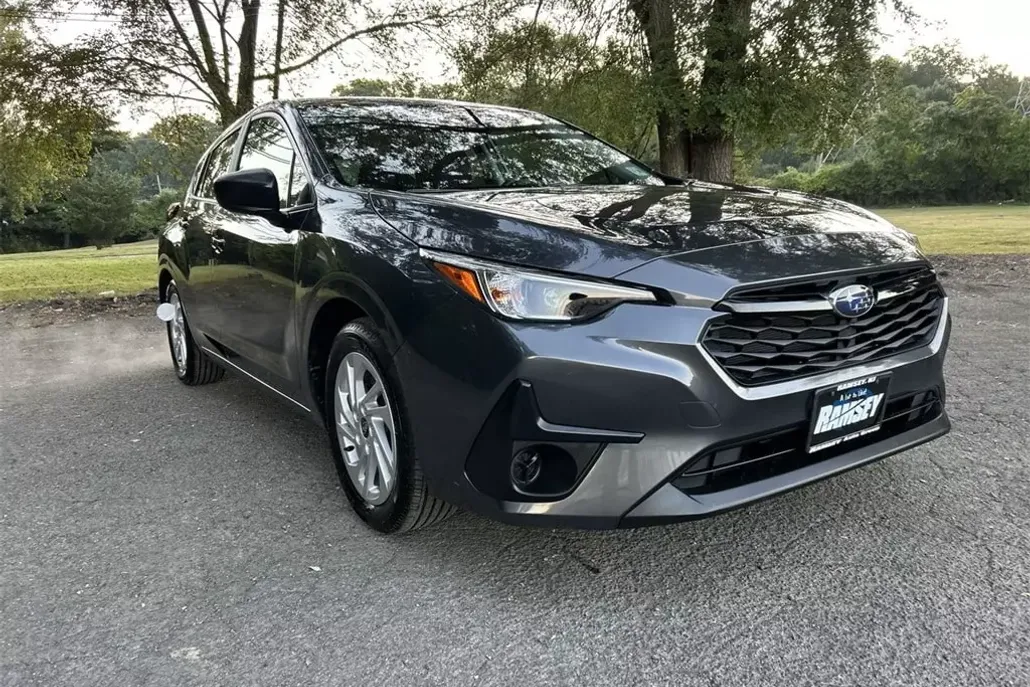 2025 Subaru Impreza Base photo 1