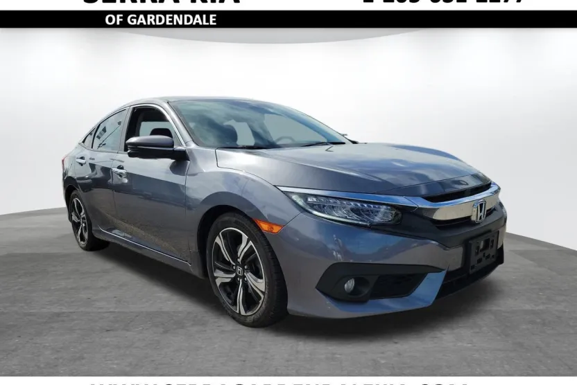 2016 Honda Civic Touring photo 1