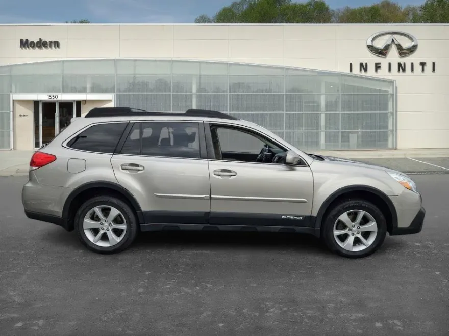 2014 Subaru Outback 2.5i Limited photo 1