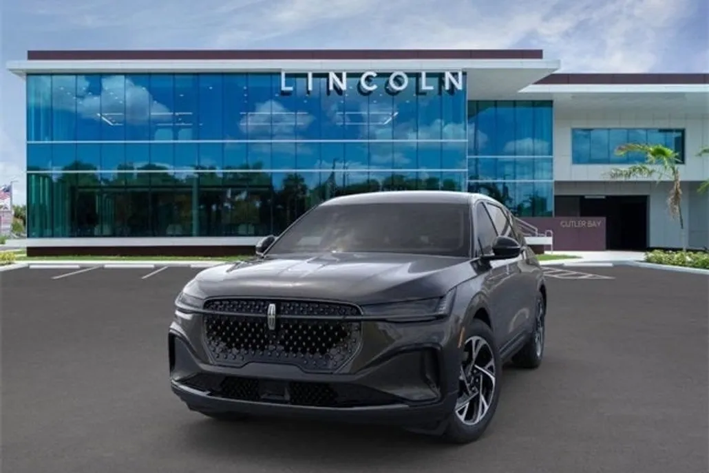 2025 Lincoln Nautilus Premiere photo 1