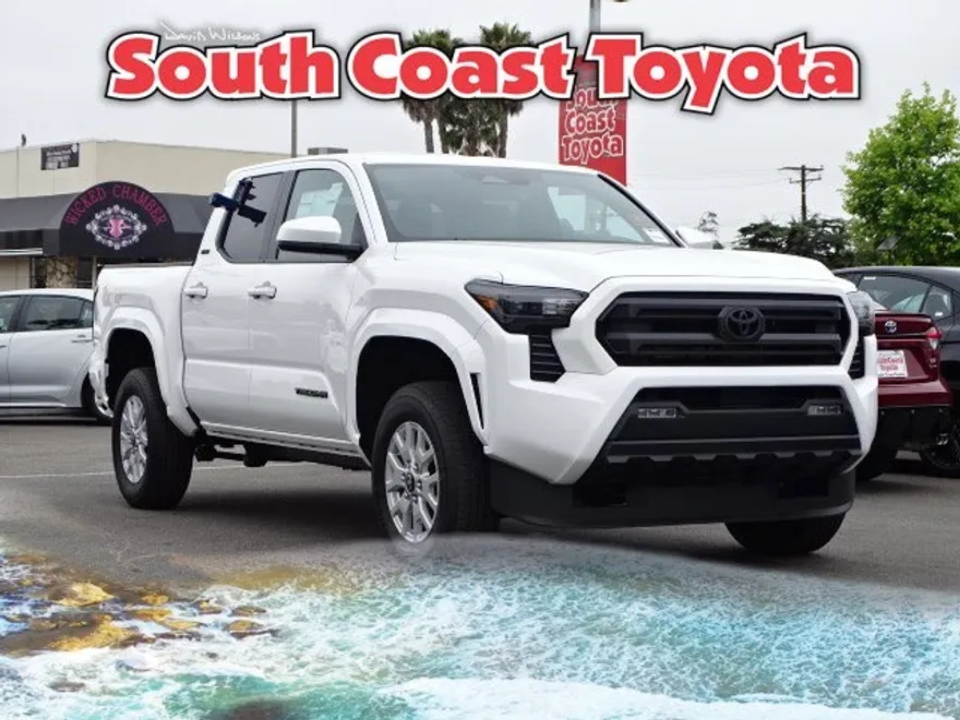 2025 Toyota Tacoma SR5 photo 1