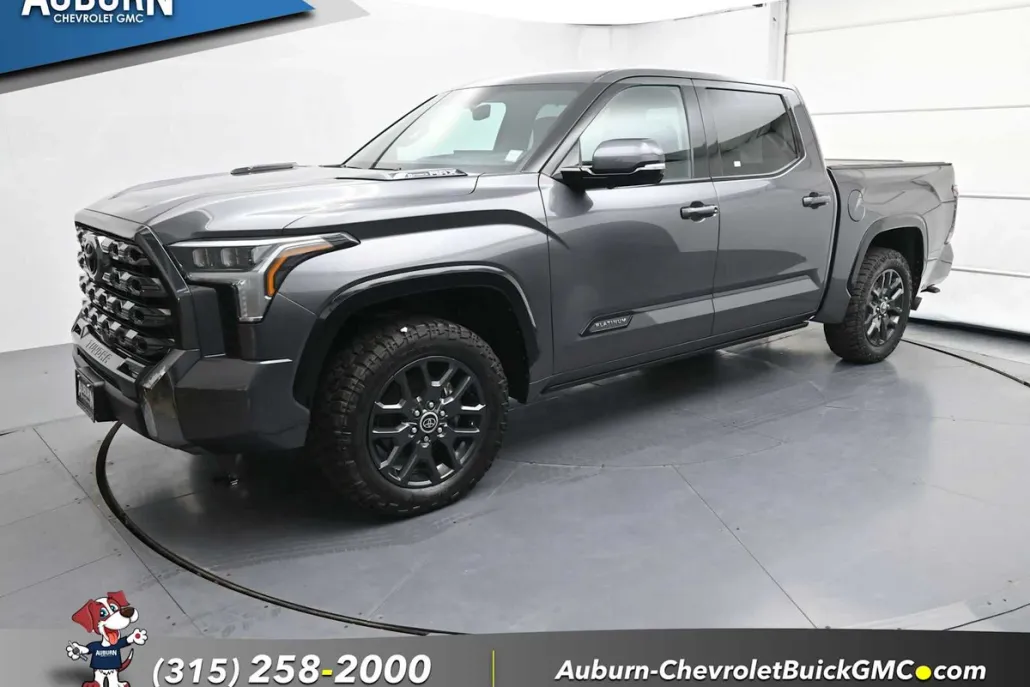 2023 Toyota Tundra Platinum photo 1