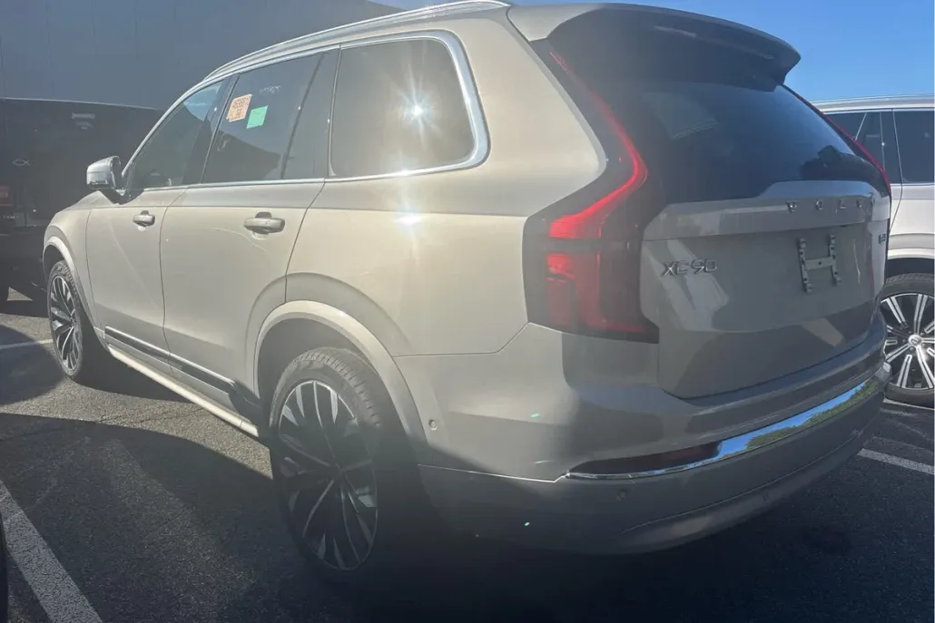 2025 Volvo XC90 Plus photo 1