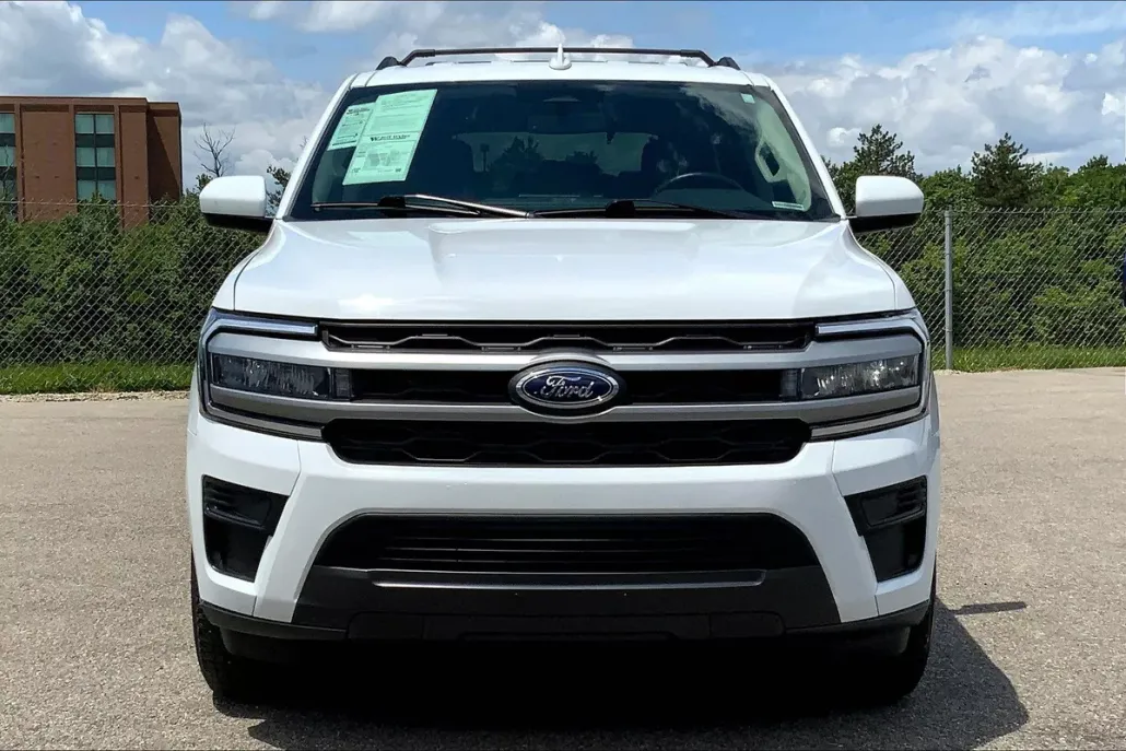 2022 Ford Expedition XLT photo 1