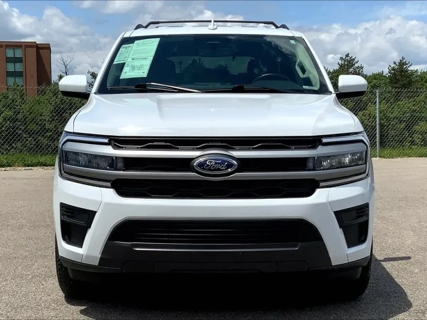 2022 Ford Expedition XLT photo 1