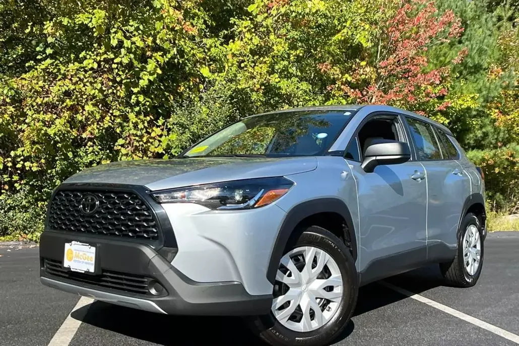2025 Toyota Corolla Cross L photo 1