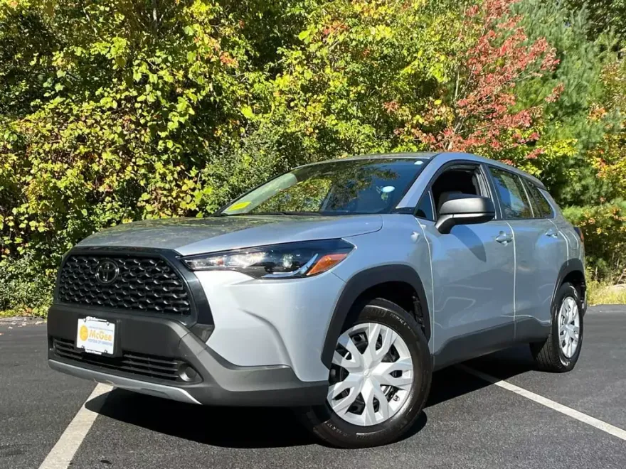 2025 Toyota Corolla Cross L photo 1