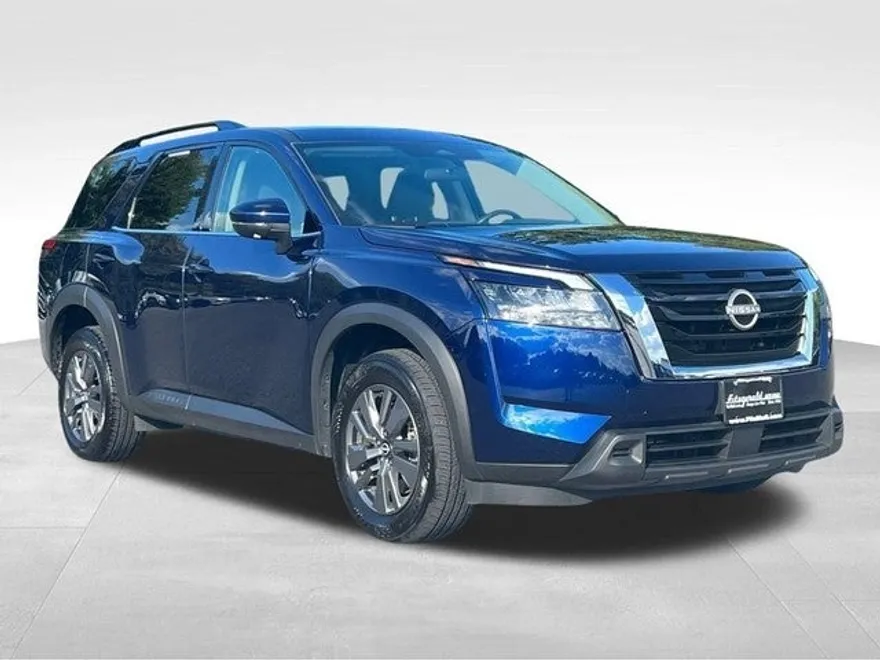 2025 Nissan Pathfinder SV photo 1
