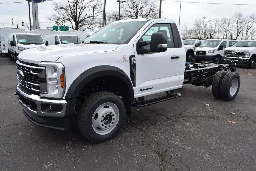 2025 Ford F-550 XL photo 1