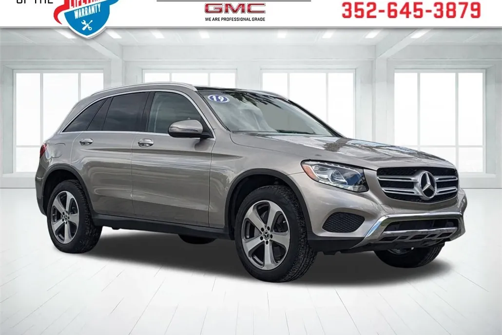 2019 Mercedes Benz GLC 300 photo 1