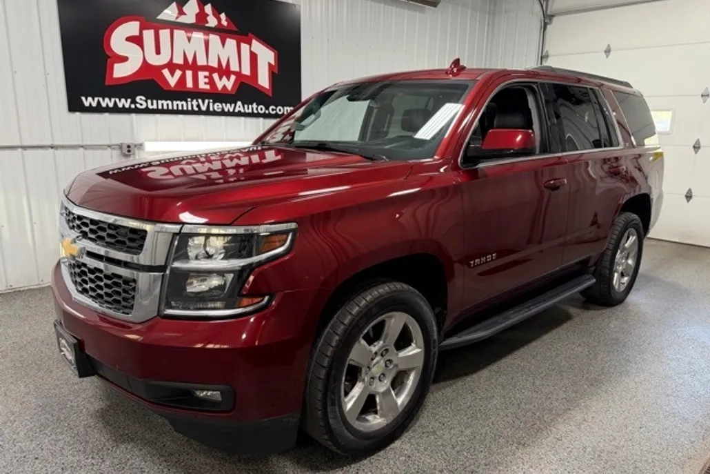2016 Chevrolet Tahoe LT photo 1