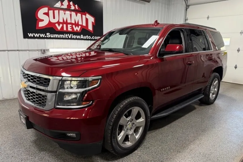 2016 Chevrolet Tahoe LT photo 1