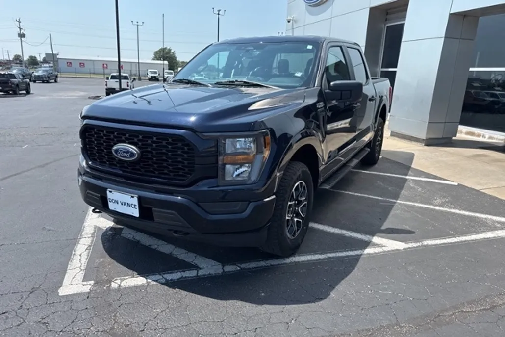 2023 Ford F-150 XL photo 1