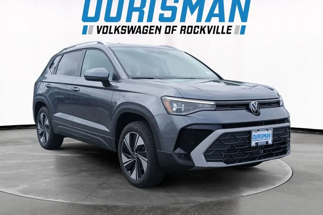 2025 Volkswagen Taos SE photo 1