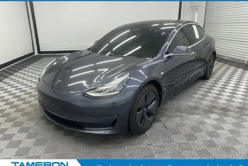 2019 Tesla Model 3 Long Range photo 1