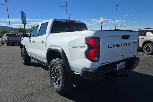 2024 Chevrolet Colorado ZR2 photo 2