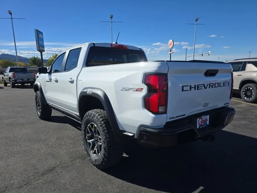 2024 Chevrolet Colorado ZR2 photo 2