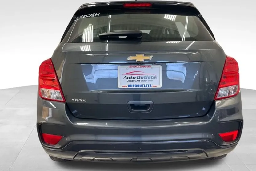 2019 Chevrolet Trax LS photo 1