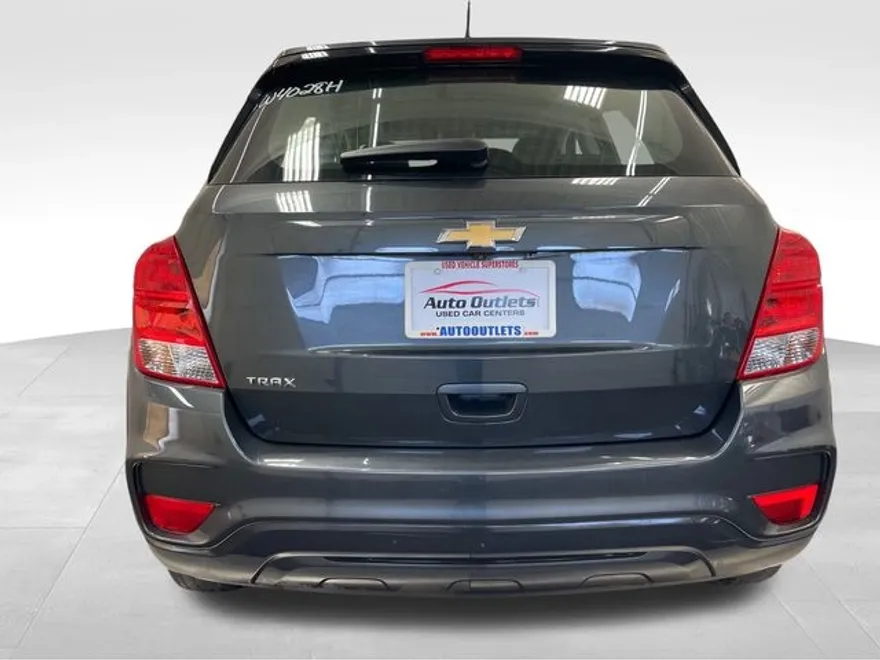 2019 Chevrolet Trax LS photo 1