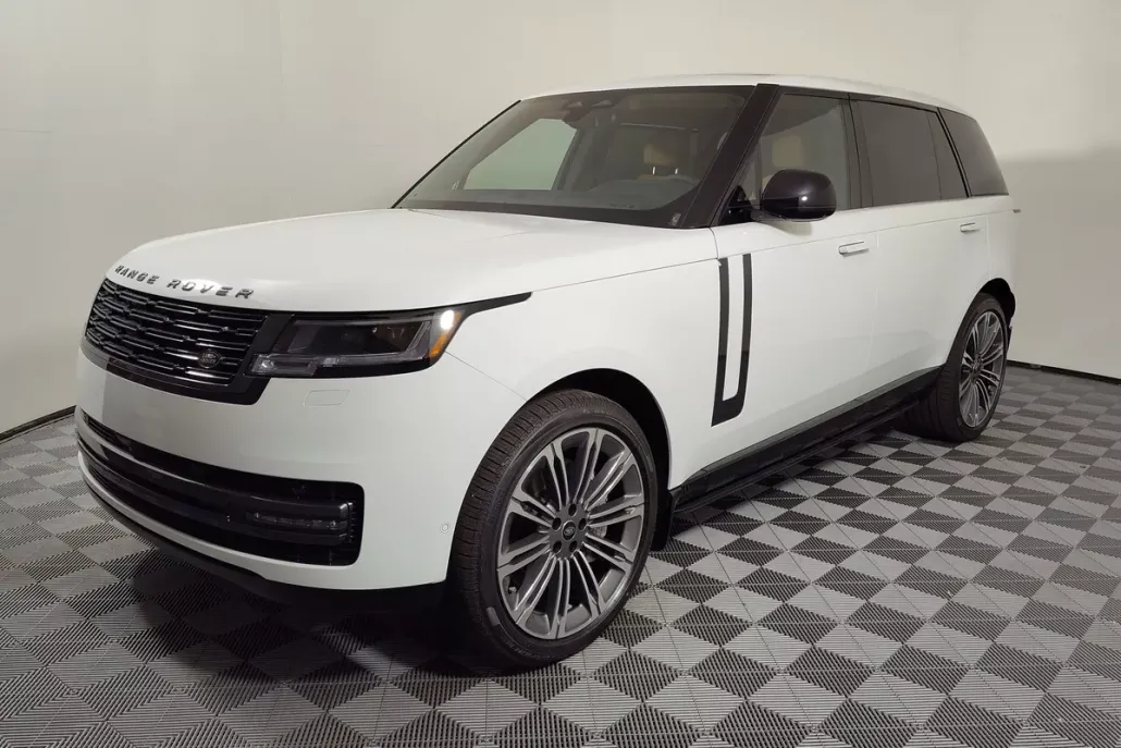 2025 Land Rover Range Rover SE photo 1