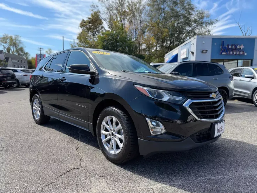 2019 Chevrolet Equinox LT photo 1