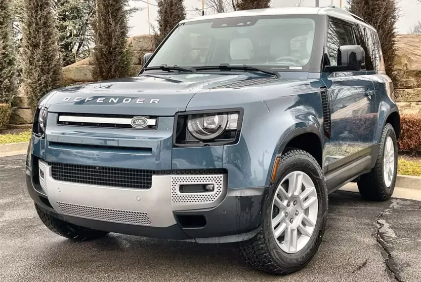 2025 Land Rover Defender 90 S photo 1