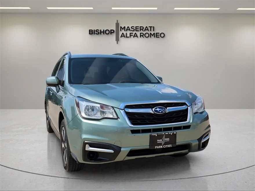 2017 Subaru Forester 2.5i Premium photo 1