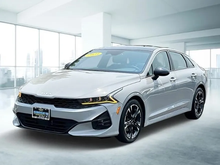 2023 Kia K5 GT-Line photo 1