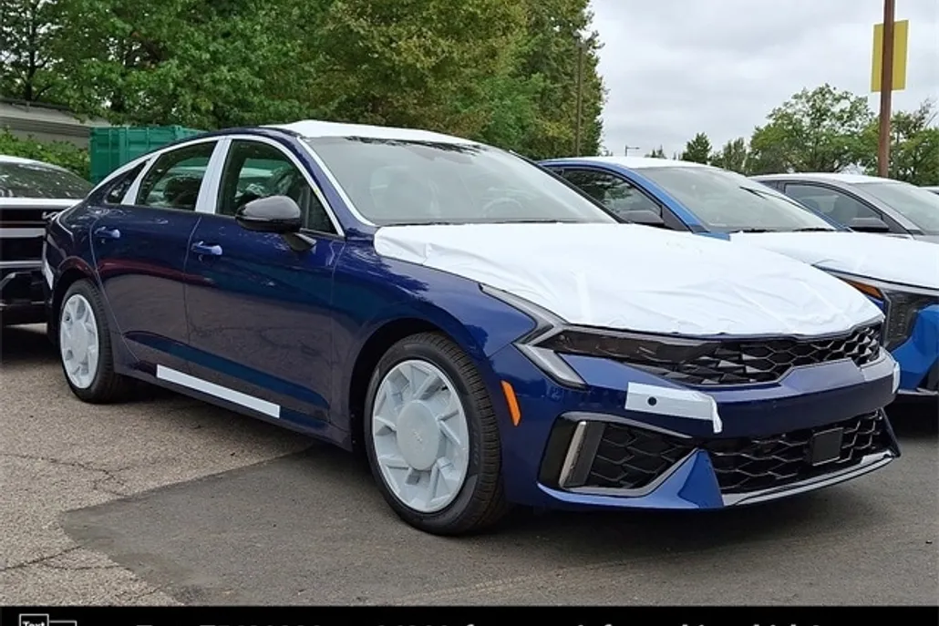 2026 Kia K5 GT-Line photo 1