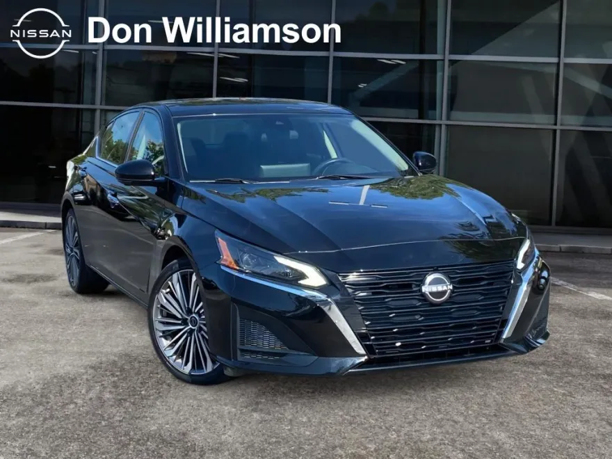 2023 Nissan Altima 2.5 SL photo 1