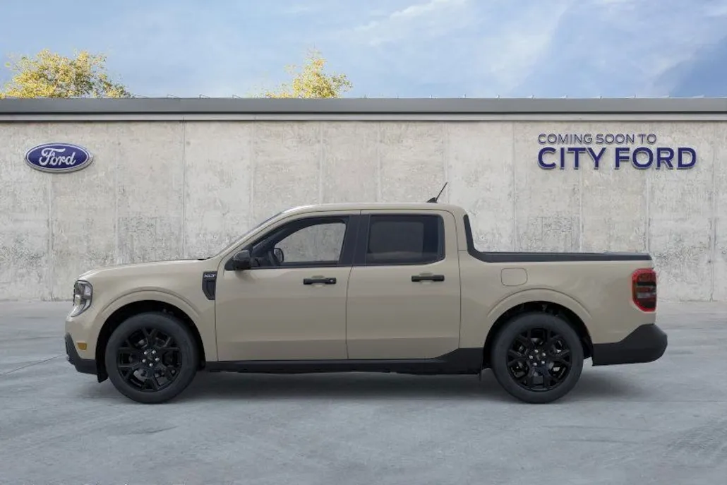 2025 Ford Maverick XLT photo 1