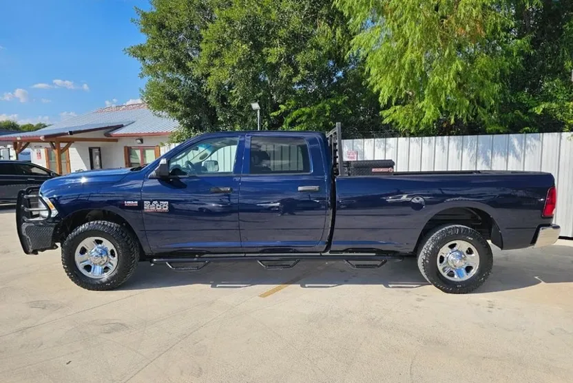 2017 Ram 2500 Tradesman photo 1