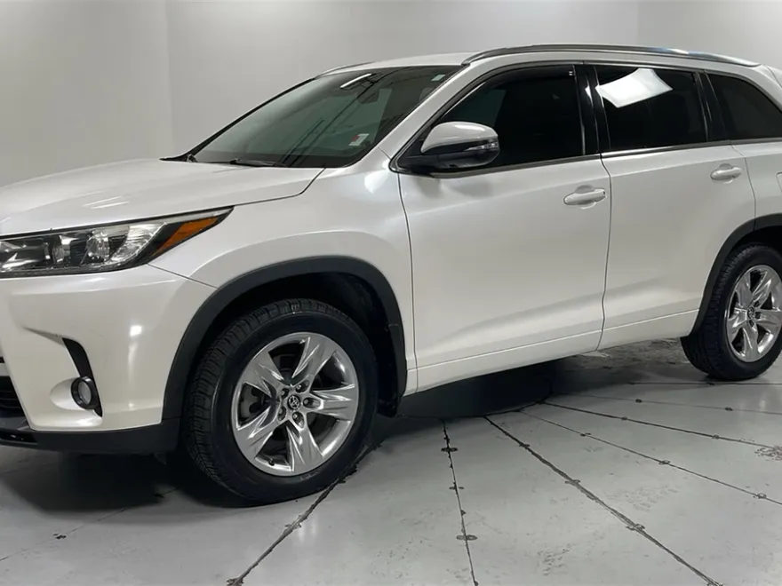 2018 Toyota Highlander Limited photo 1