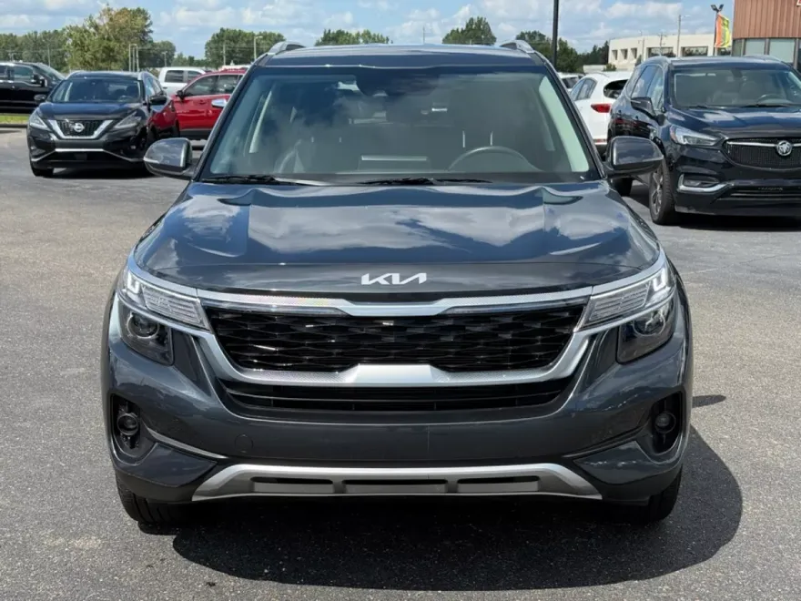 2023 Kia Seltos S photo 1