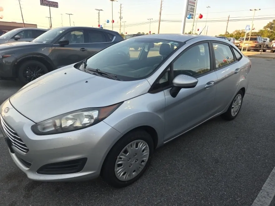 2018 Ford Fiesta S photo 1