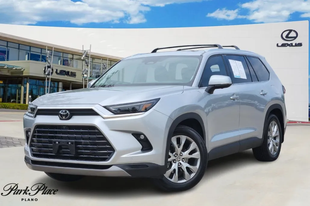 2024 Toyota Highlander Hybrid Limited photo 1