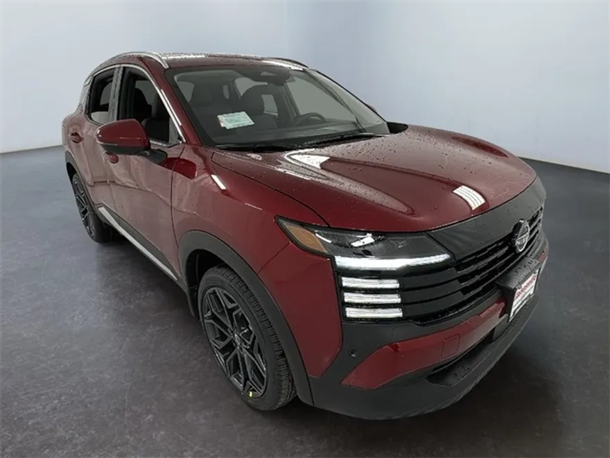 2025 Nissan Kicks SR photo 1