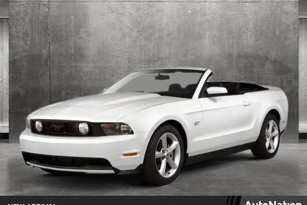 2010 Ford Mustang GT Premium photo 1