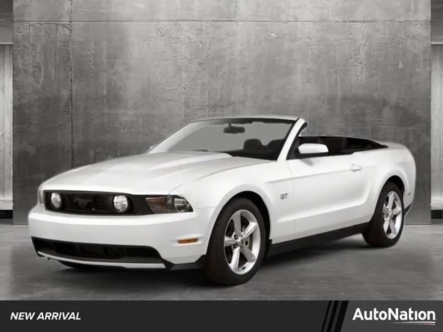 2010 Ford Mustang GT Premium photo 1