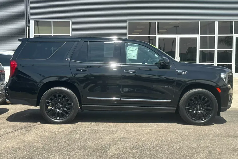 2023 Gmc Yukon Denali Ultimate photo 1