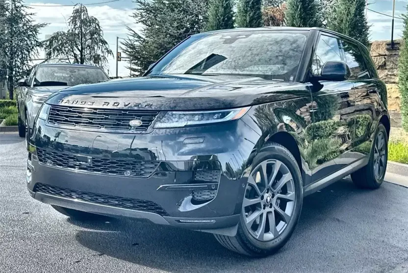 2025 Land Rover Range Rover Sport SE photo 1