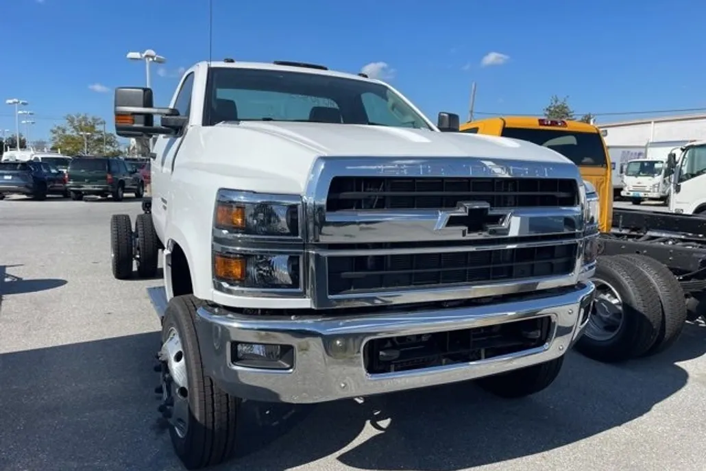 2024 Chevrolet Silverado 6500HD Work Truck photo 1