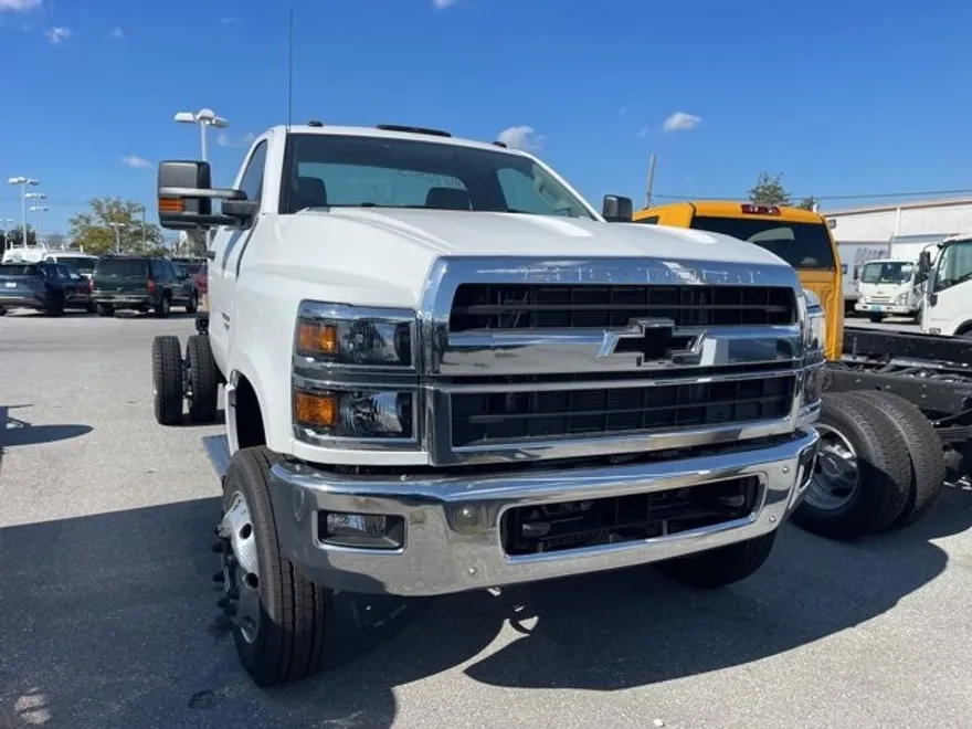 2024 Chevrolet Silverado 6500HD Work Truck photo 1