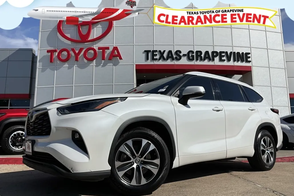 2022 Toyota Highlander XLE photo 1