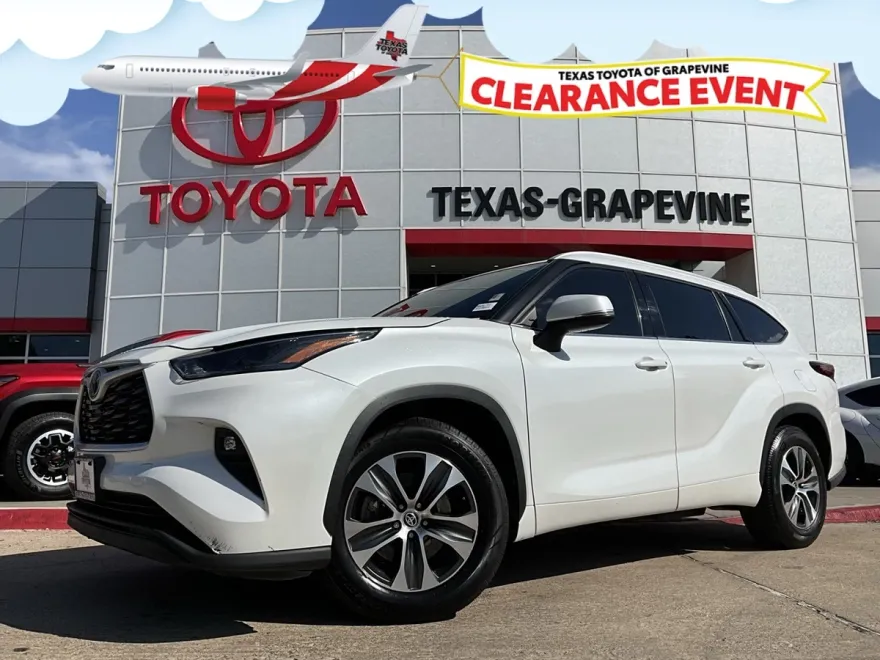 2022 Toyota Highlander XLE photo 1