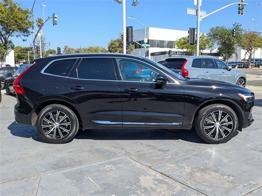 2021 Volvo XC60 T6 Inscription photo 1